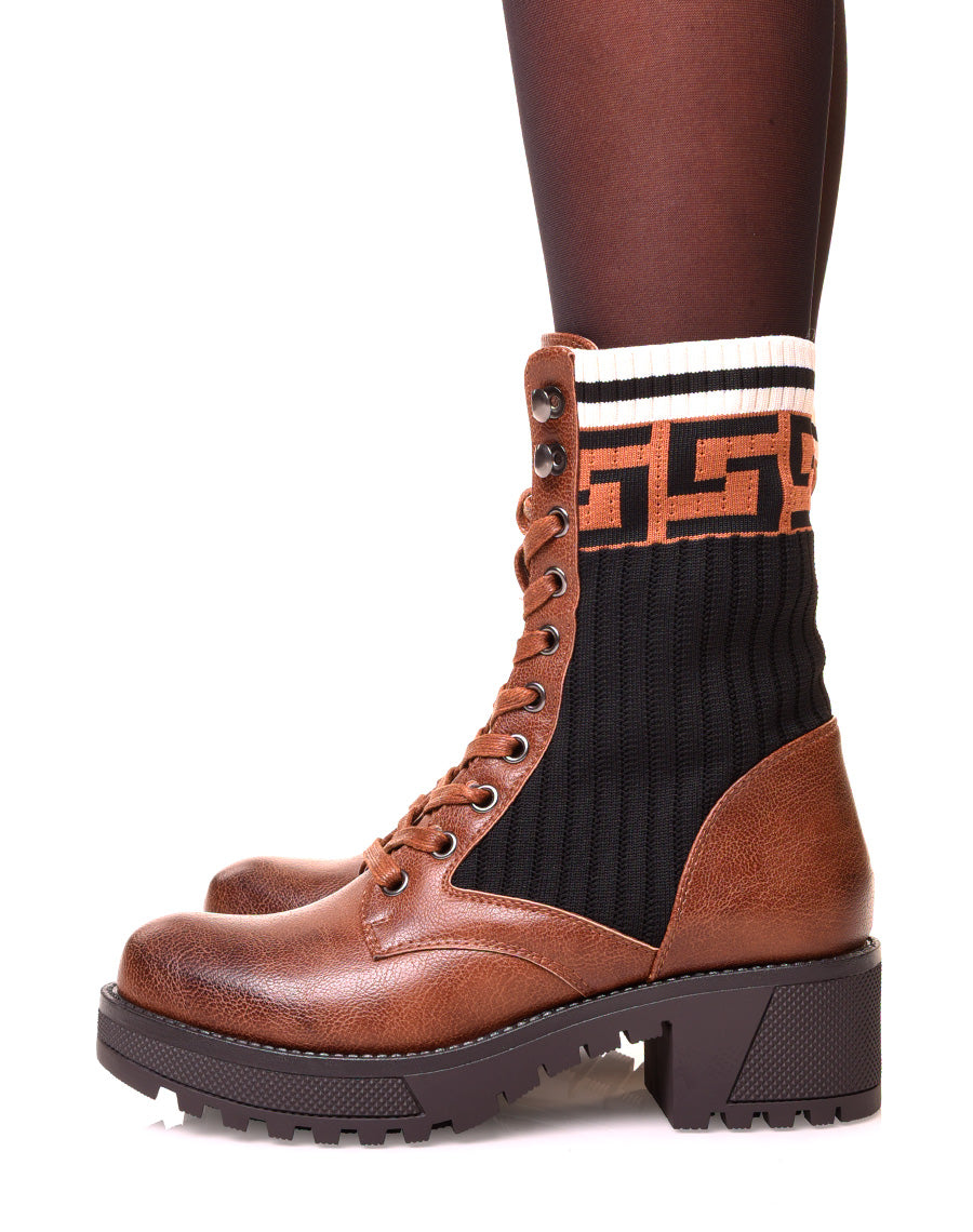 Bottines montantes marron à lacets