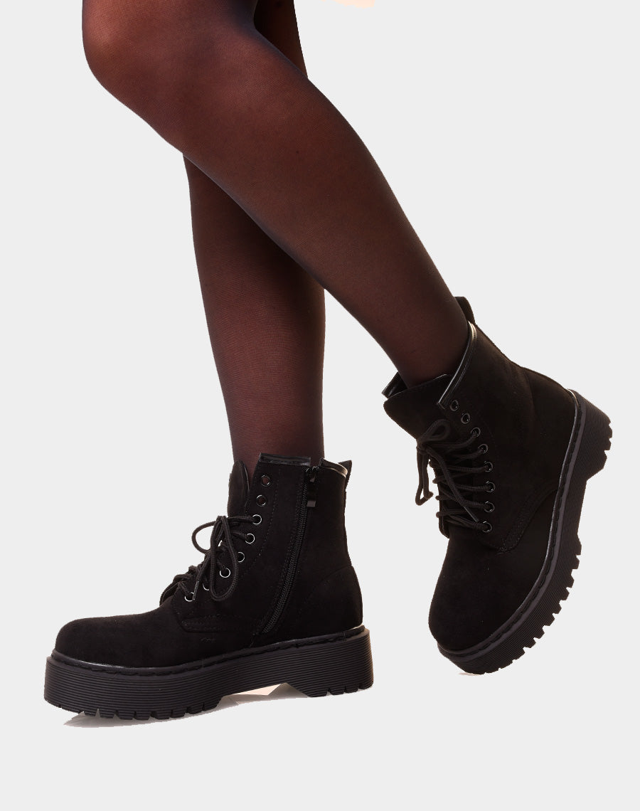 Bottines montantes noire en suédine à grosse plateforme