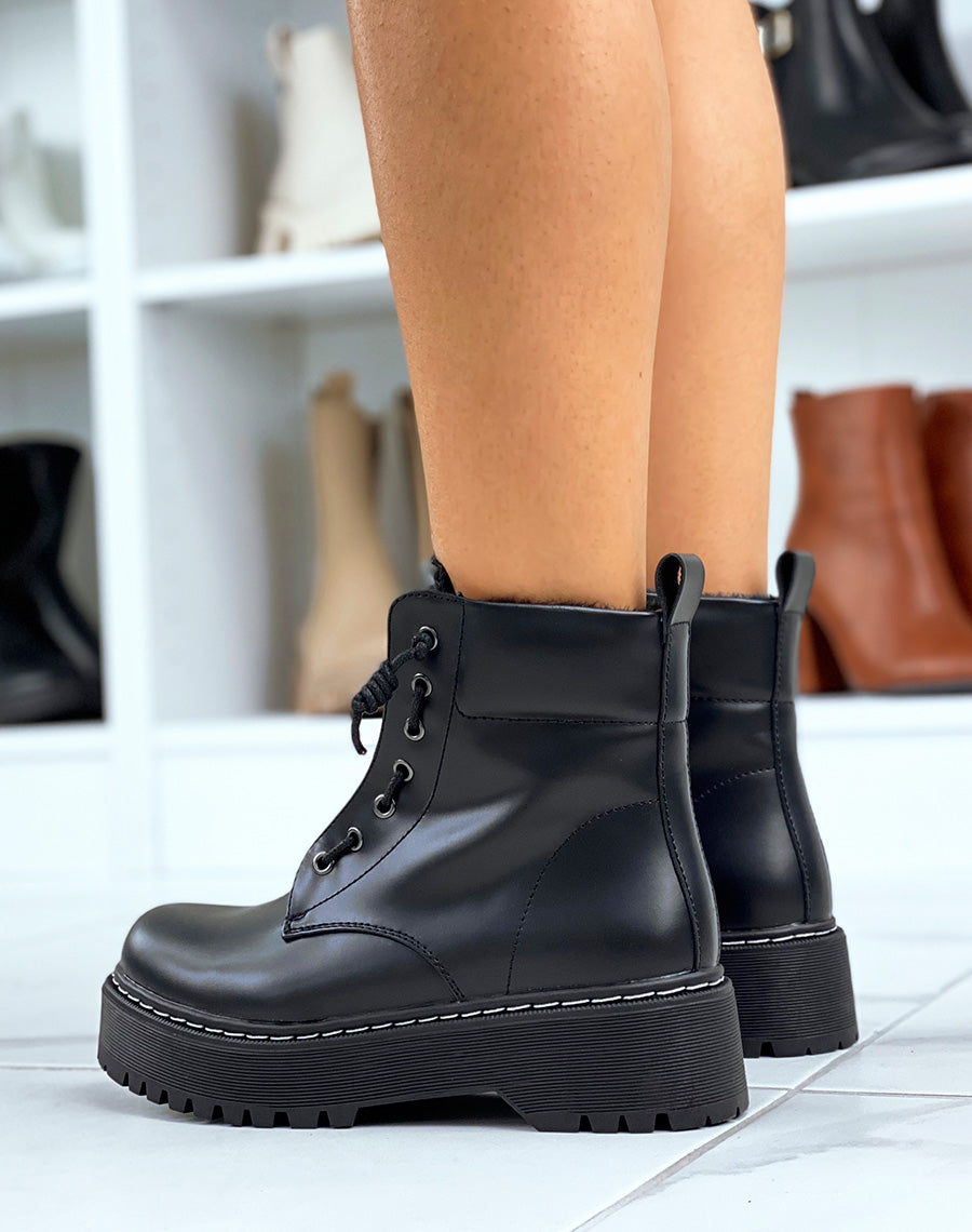 Bottines montantes noires avec fourrure