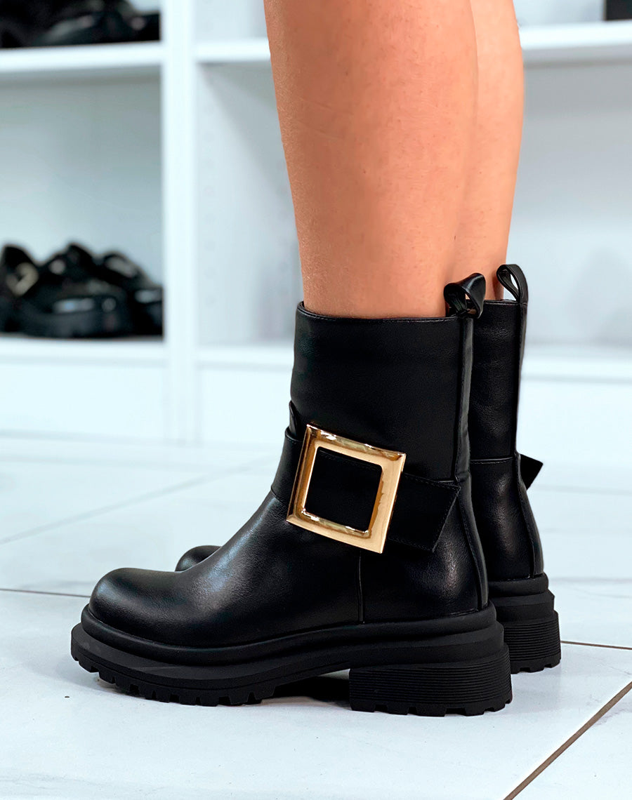 BOTTINES MONTANTES NOIRES AVEC LANIÈRE ÉPAISSE DORÉE ET SEMELLE CRANTÉE