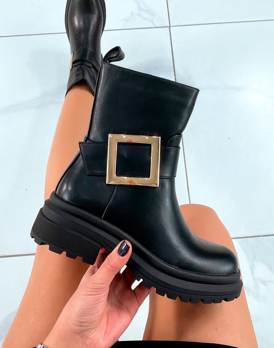 BOTTINES MONTANTES NOIRES AVEC LANIÈRE ÉPAISSE DORÉE ET SEMELLE CRANTÉE