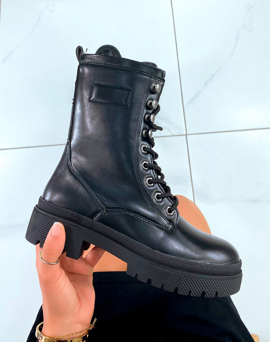 BOTTINES MONTANTES NOIRES LISSE ? LACETS AVEC SEMELLE CRANT?E