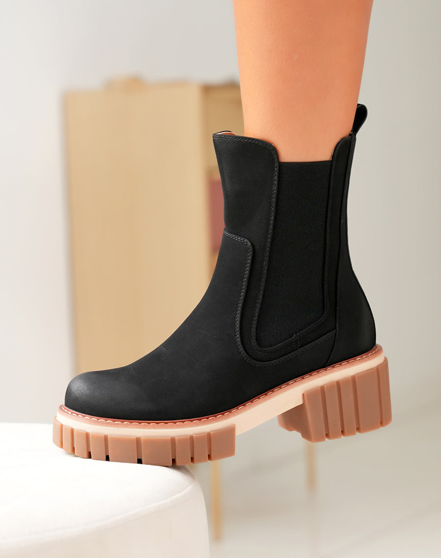 Bottines Montantes Noires à Semelle Crantée Marron - Alliance de Confort et Style