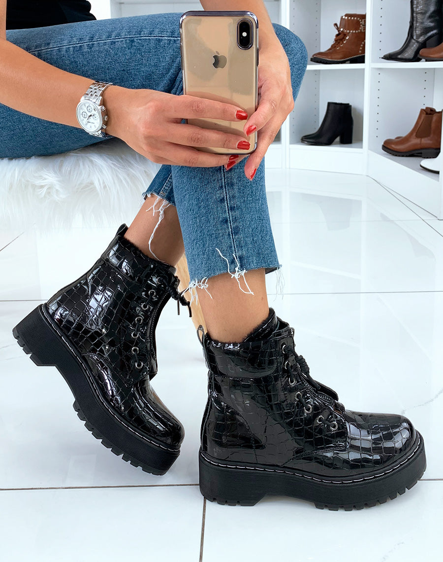 Bottines montantes vernies noires effet croco