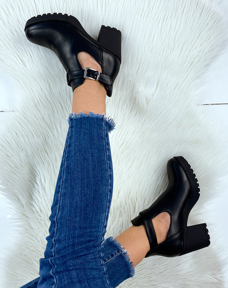 Bottines noires ajourée