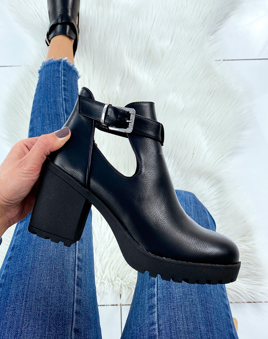 Bottines noires ajourée
