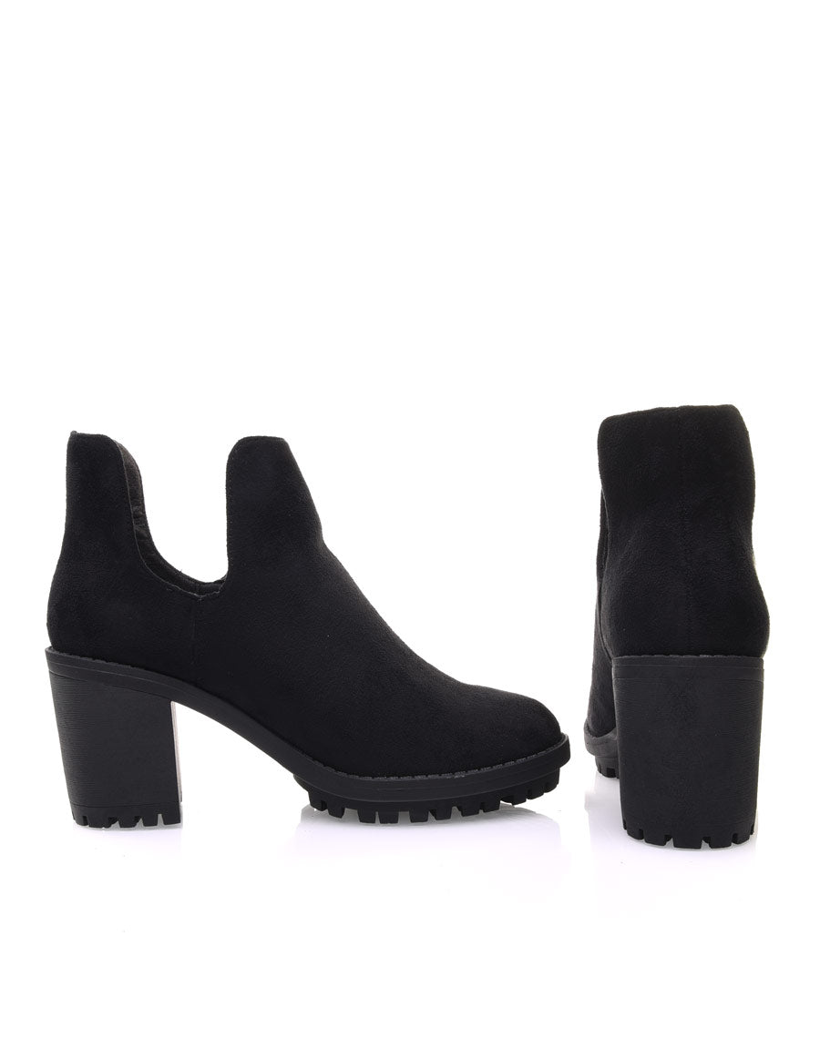 Bottines noires ajourées et semelle crantée