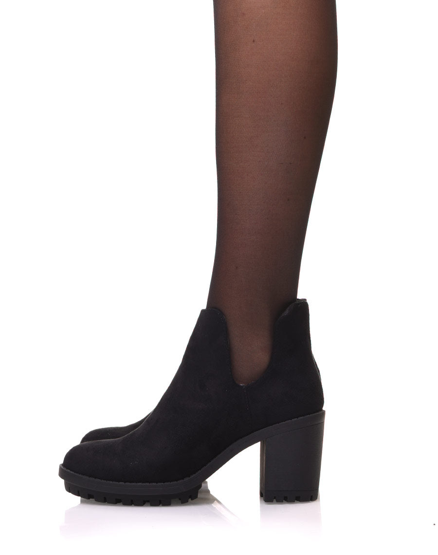 Bottines noires ajourées et semelle crantée