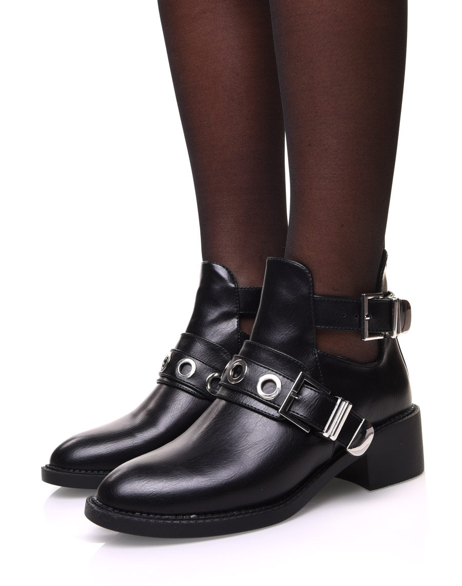 Bottines noires ajourées à sangle décorative