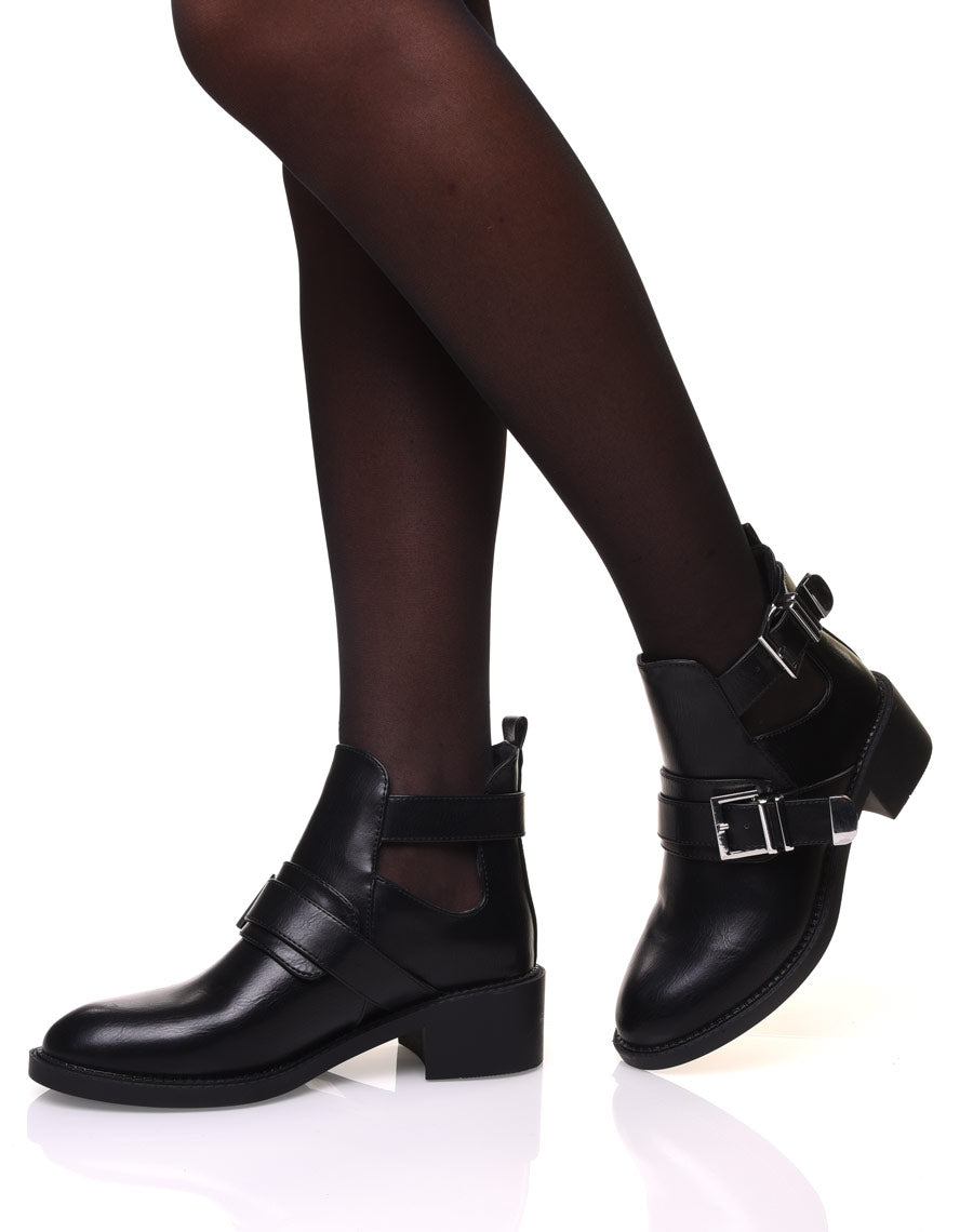Bottines noires ajourées à sangle décorative