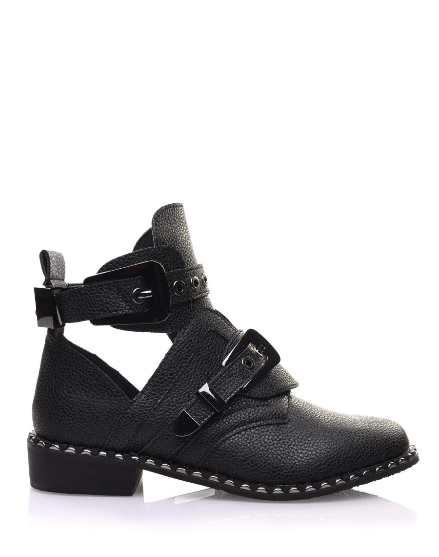 Bottines noires ajourées semelles cloutées