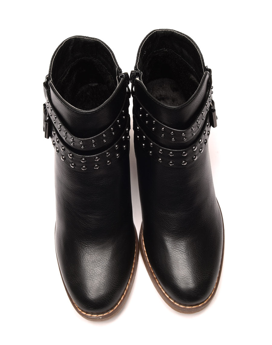 Bottines noires avec sangles cloutées