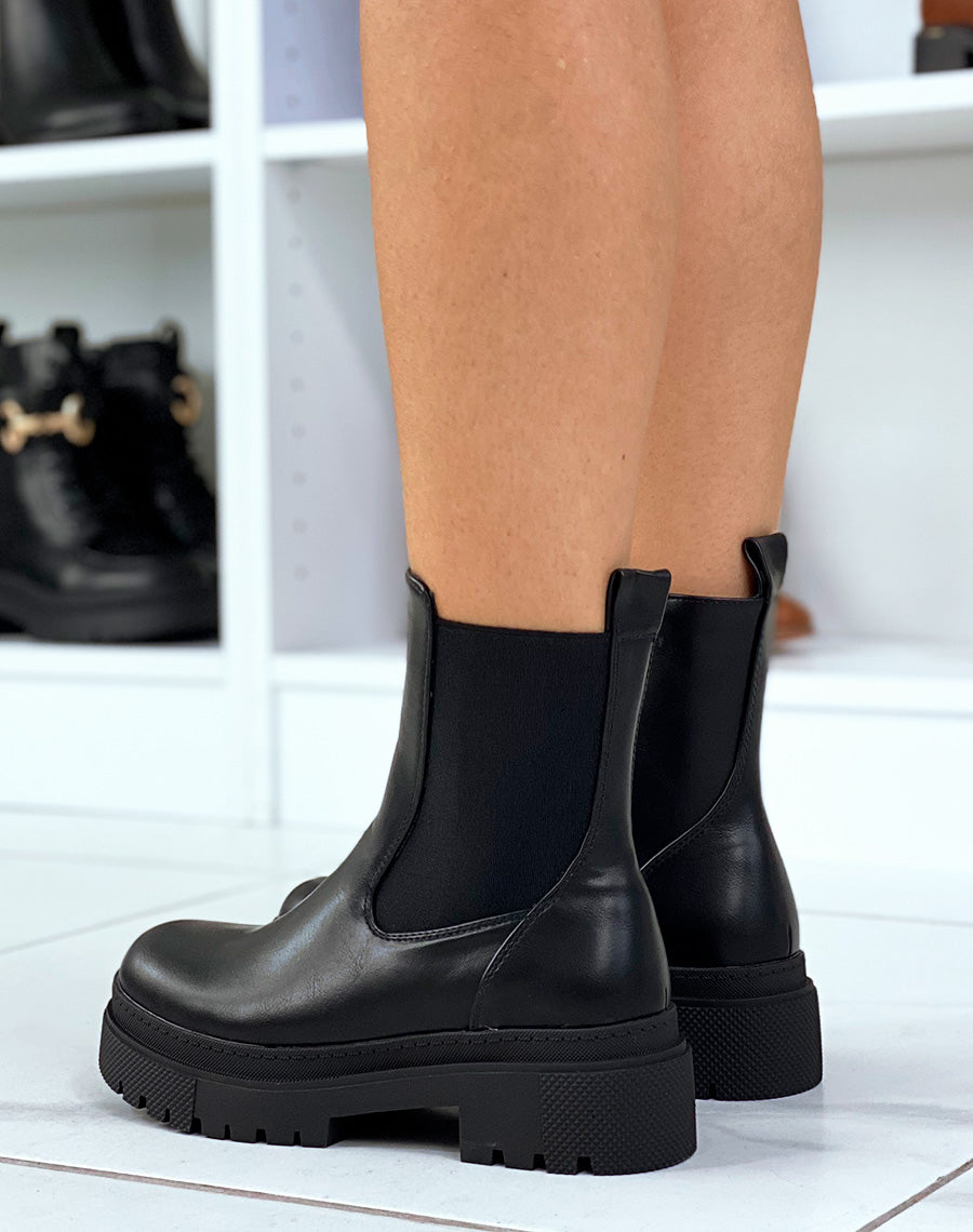 Bottines noires basses à élastique et semelle cranté