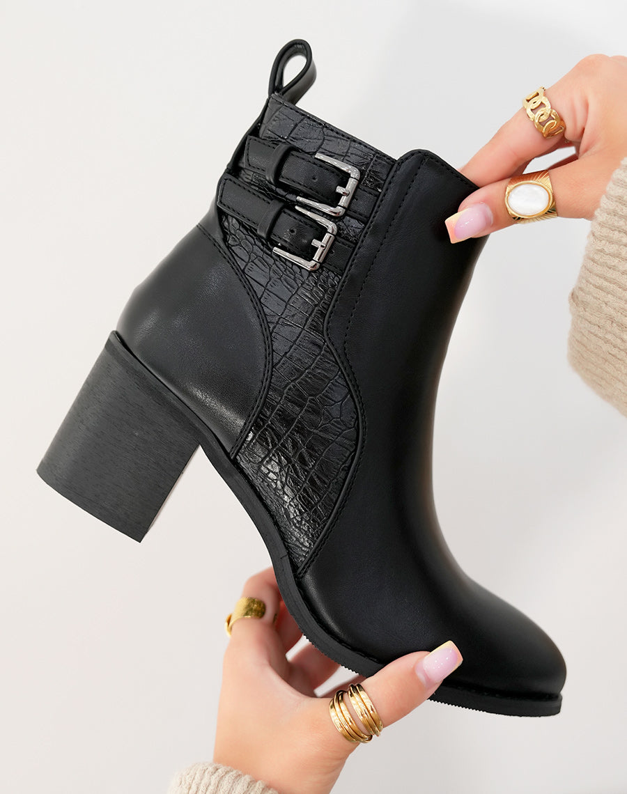 Bottines Noires Bi-Matière : L'Incontournable Tendance de la Saison