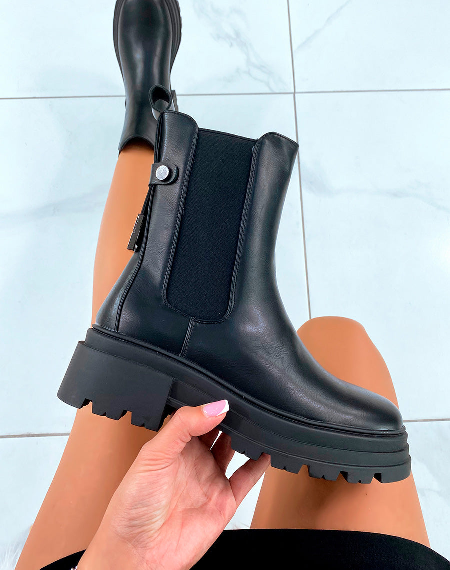 Bottines Noires Bi-Matière : L'Élégance à Votre Portée