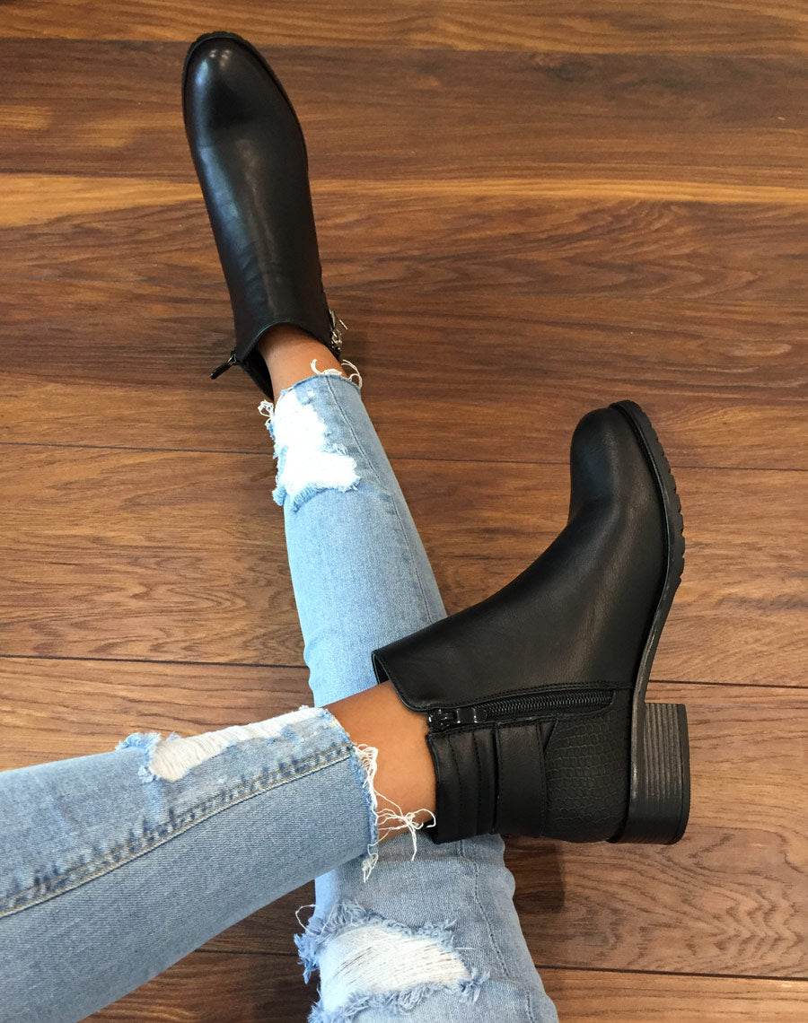 Bottines noires bi matières à motifs python