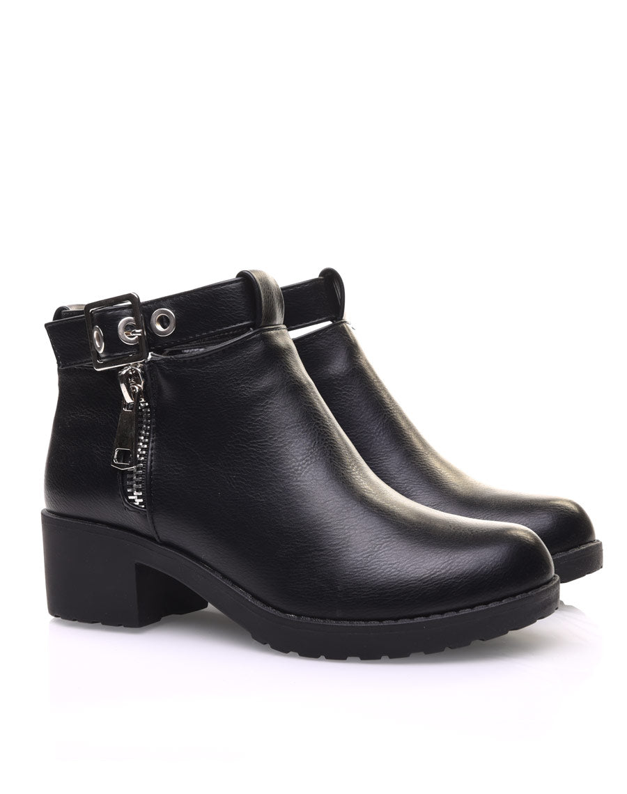 Bottines noires à boucles chevilles