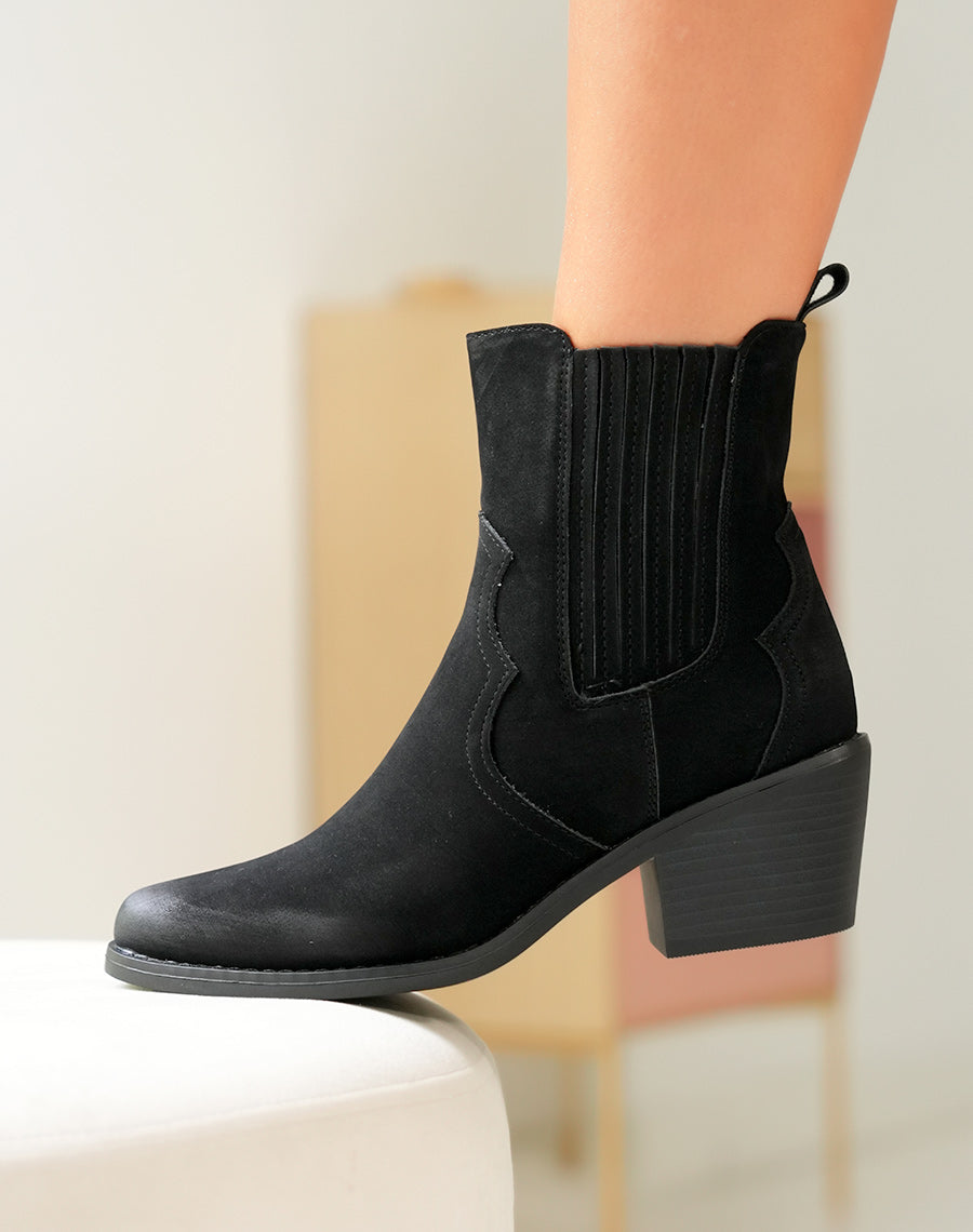 BOTTINES NOIRES ? BOUT POINTU ? EFFET DAIM