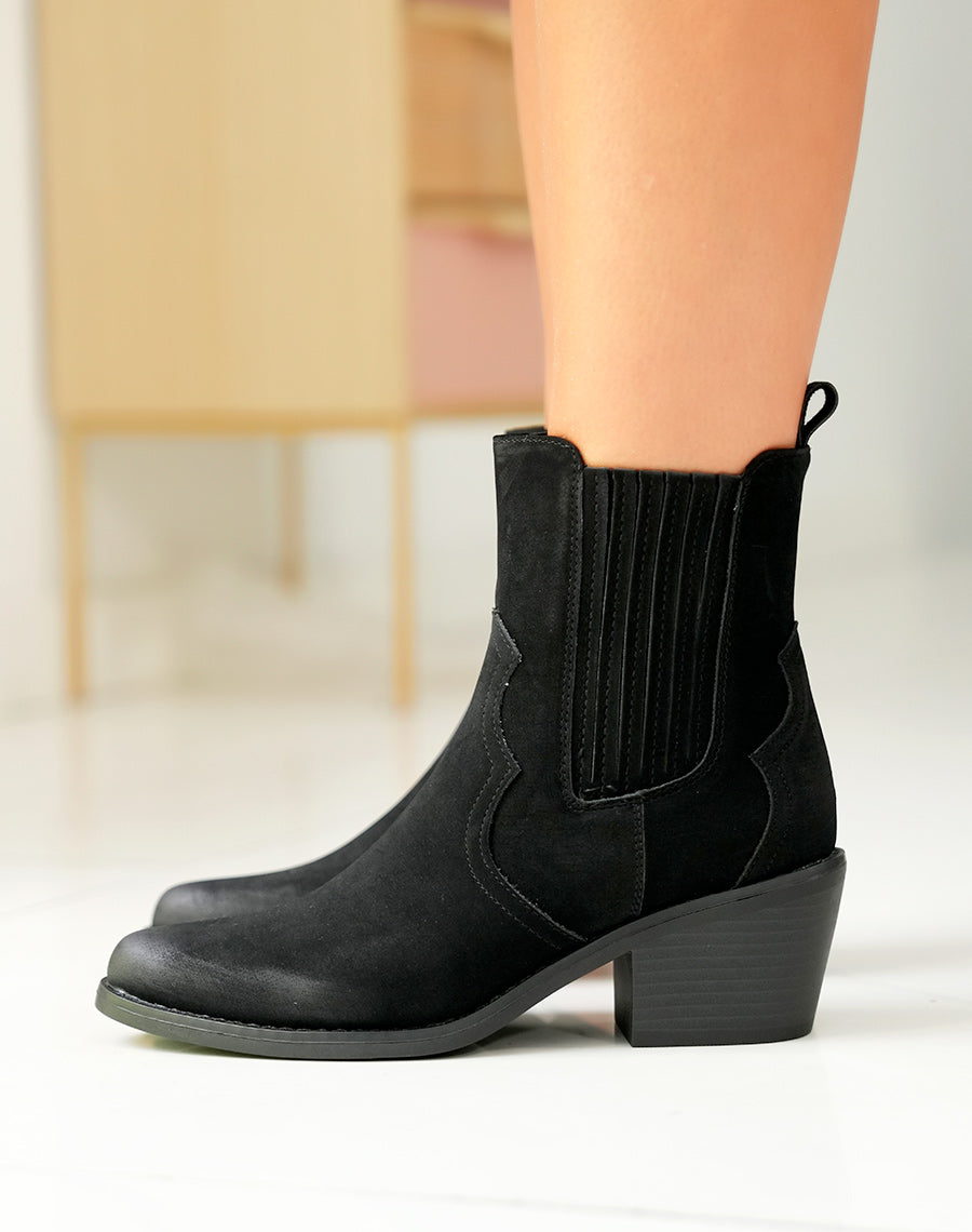 BOTTINES NOIRES ? BOUT POINTU ? EFFET DAIM