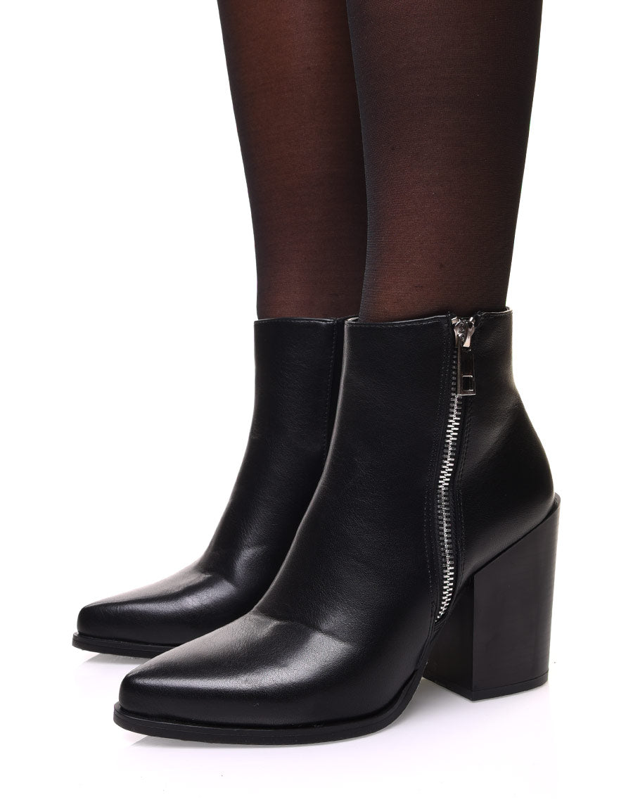 Bottines noires à bout pointu et talon épais