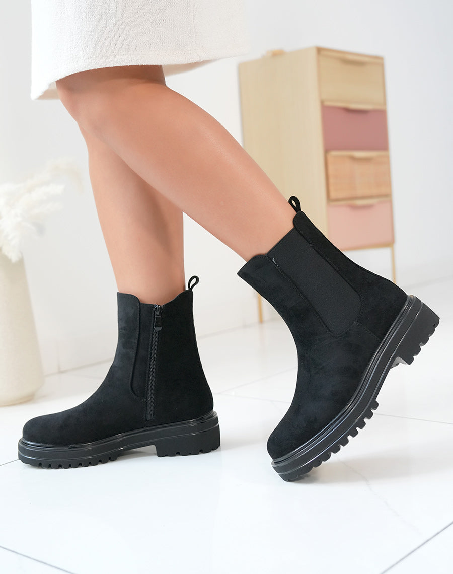 Bottines Noires Chelsea en Suédine - Le Charme Intemporel Réinventé