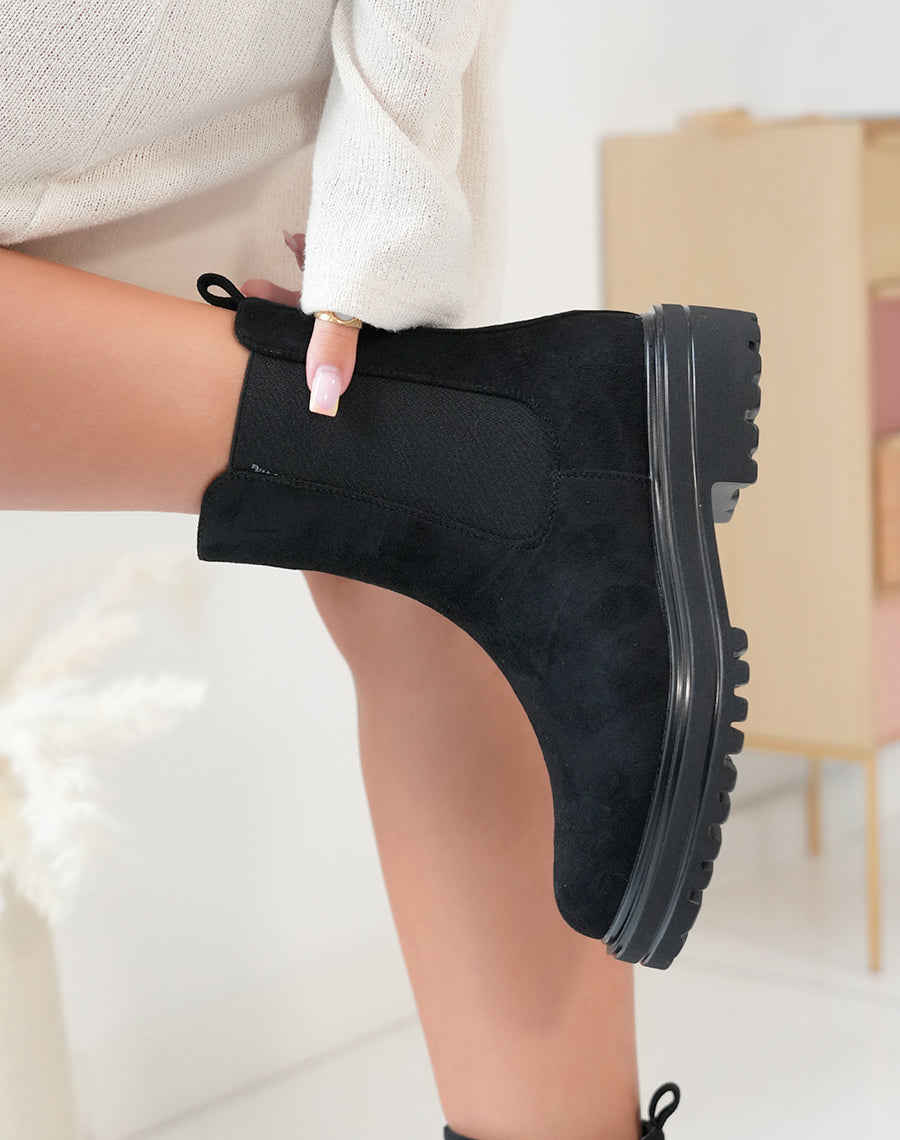 Bottines Noires Chelsea en Suédine - Le Charme Intemporel Réinventé