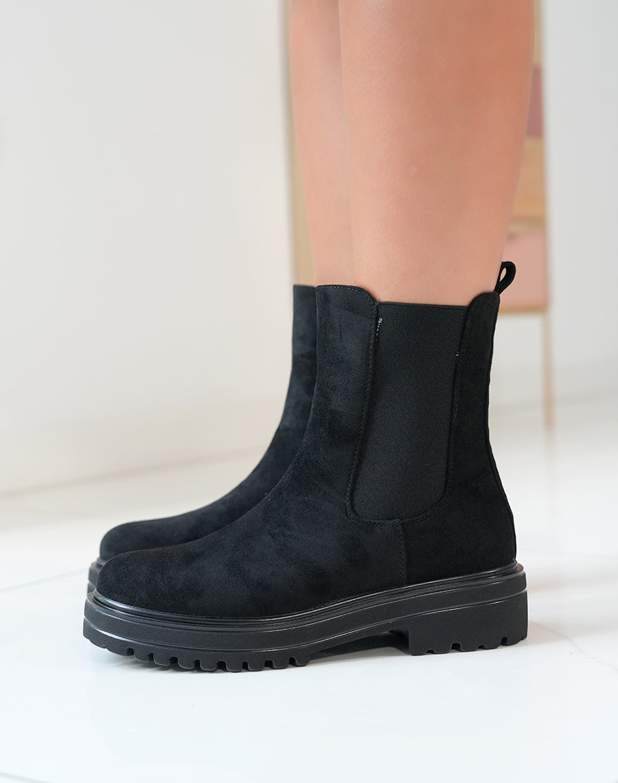 Bottines Noires Chelsea en Suédine - Le Charme Intemporel Réinventé