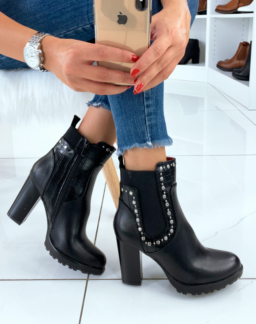 Bottines noires à clou et talon