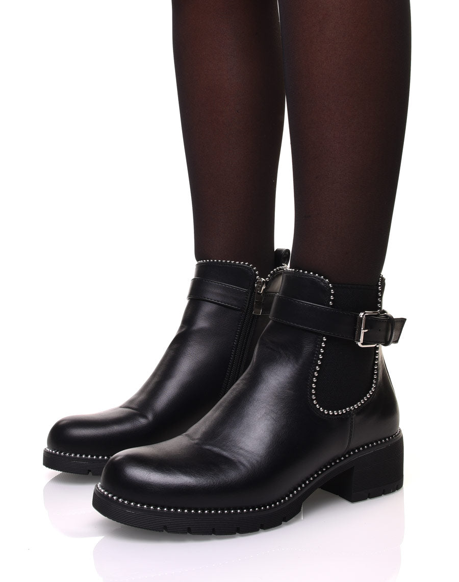 Bottines noires à clous