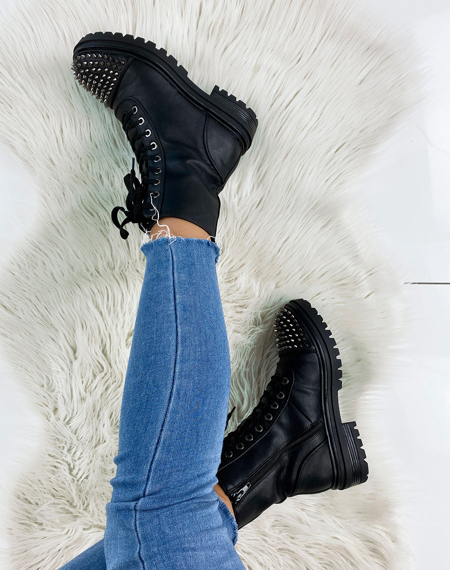 Bottines noires à clous anthracite