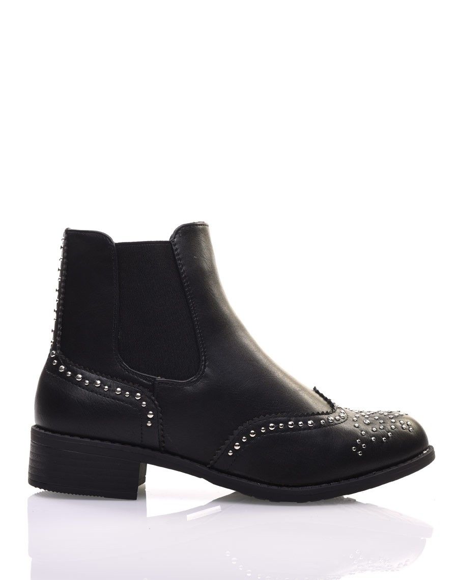 Bottines noires cloutées
