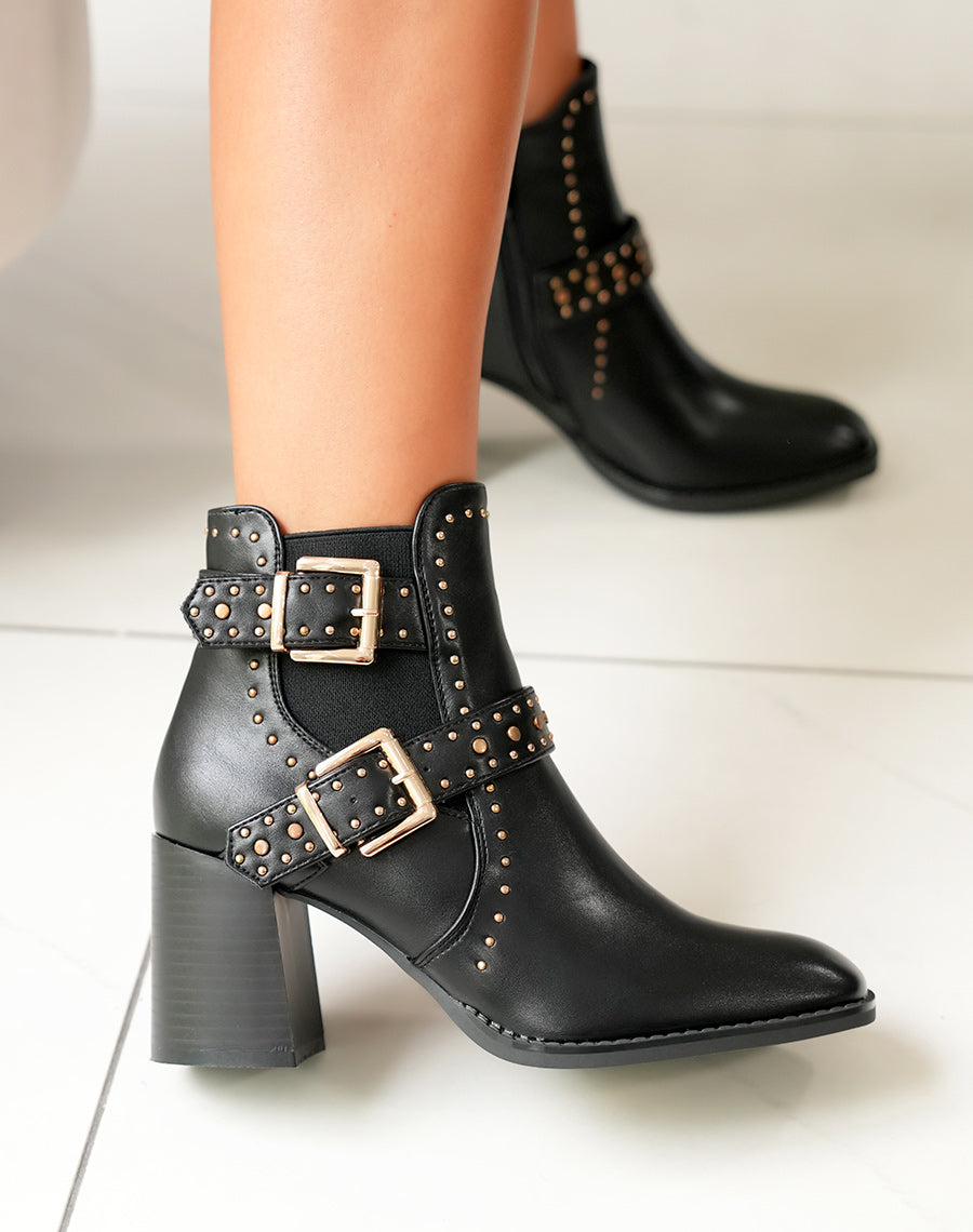 Bottines noires cloutées à talon et bout carré
