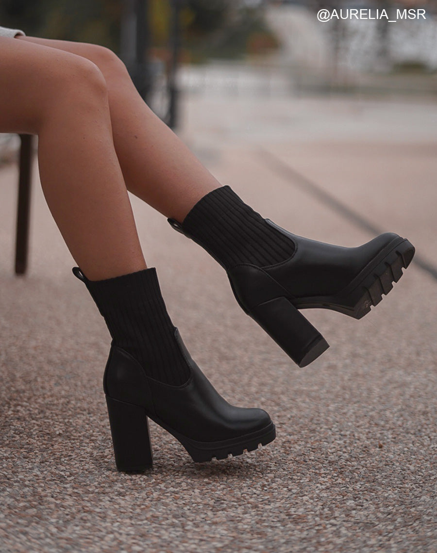 Bottines noires effet chaussette à talon