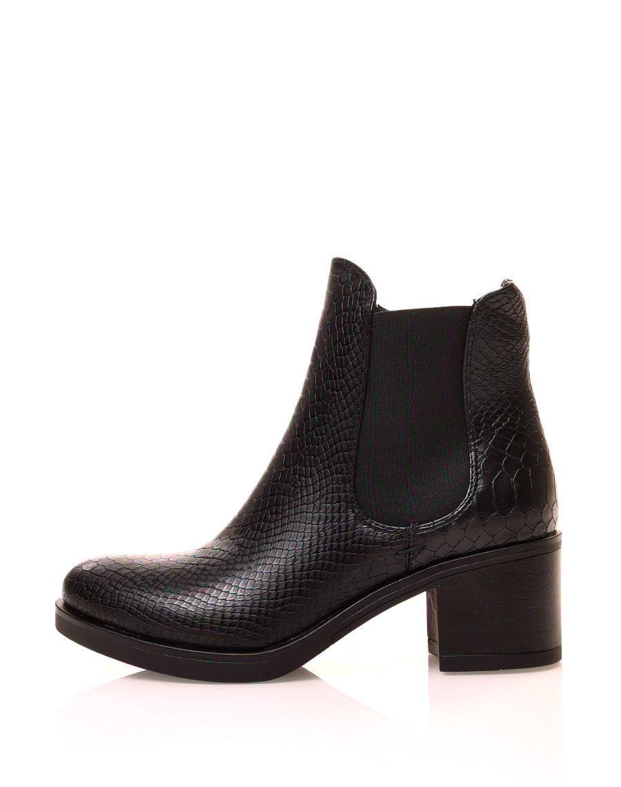 Bottines noires effet croco