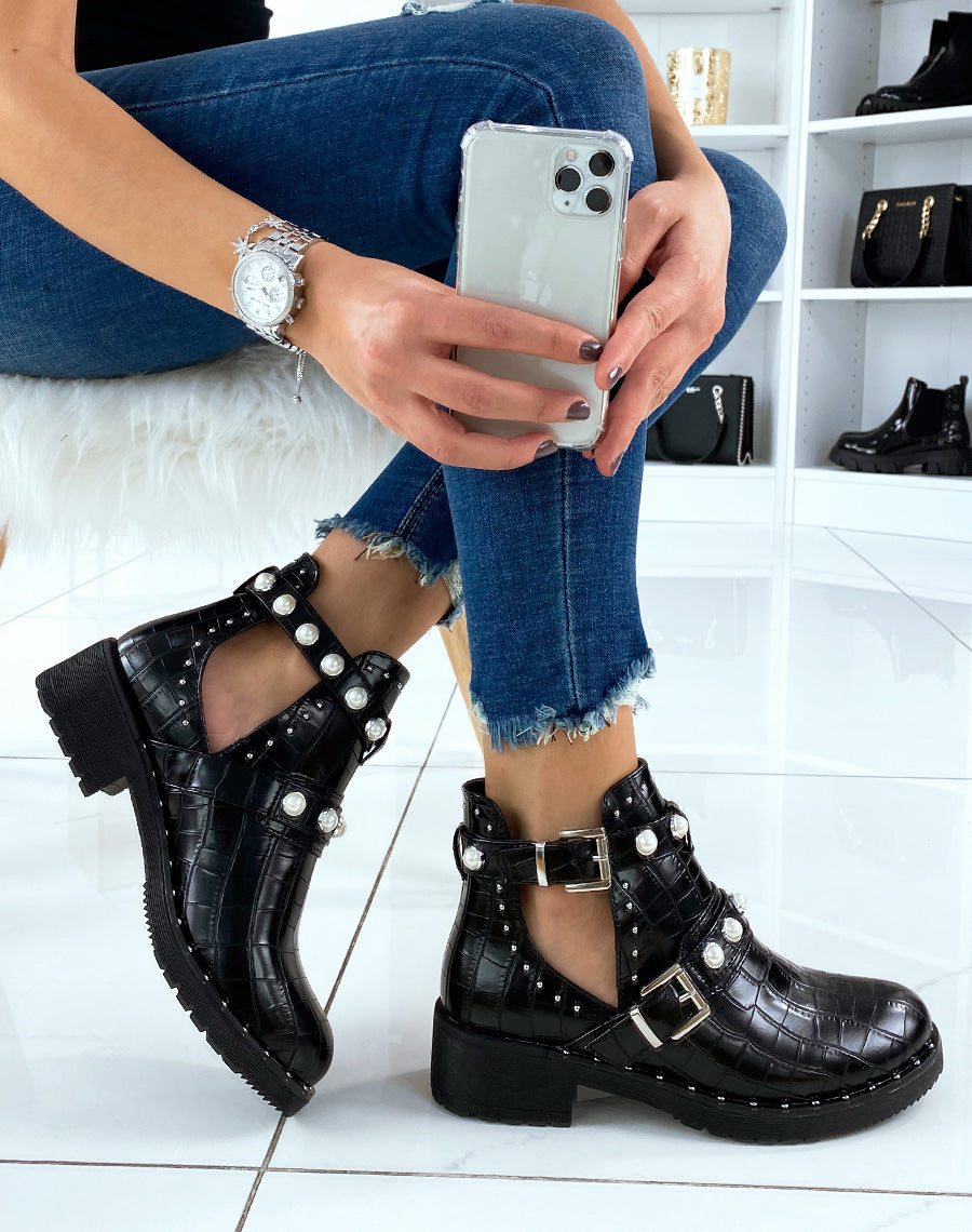 Bottines noires effet croco ajourées