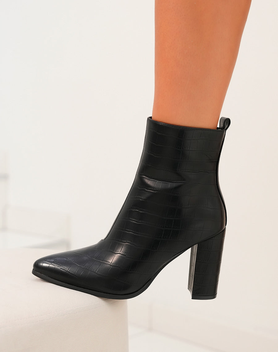Bottines noires effet croco à bout pointu à talon