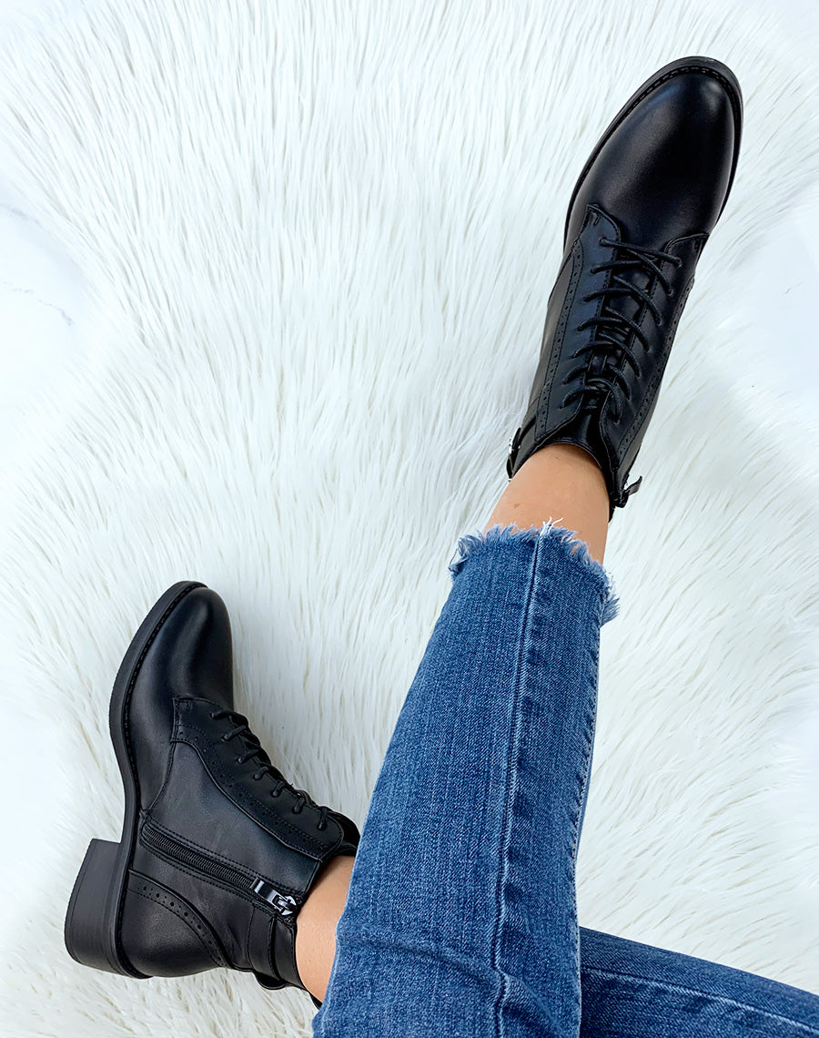 Bottines noires effet derbies