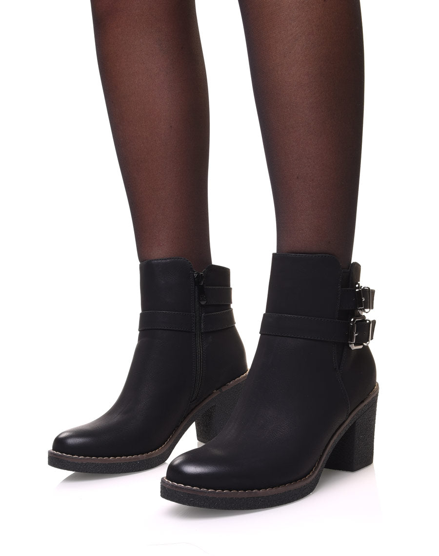 Bottines noires effet vieilli à boucles