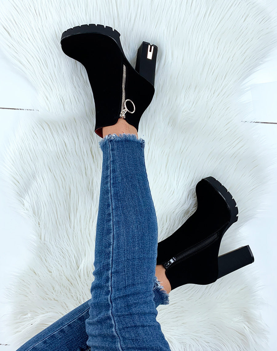 Bottines noires en suédine