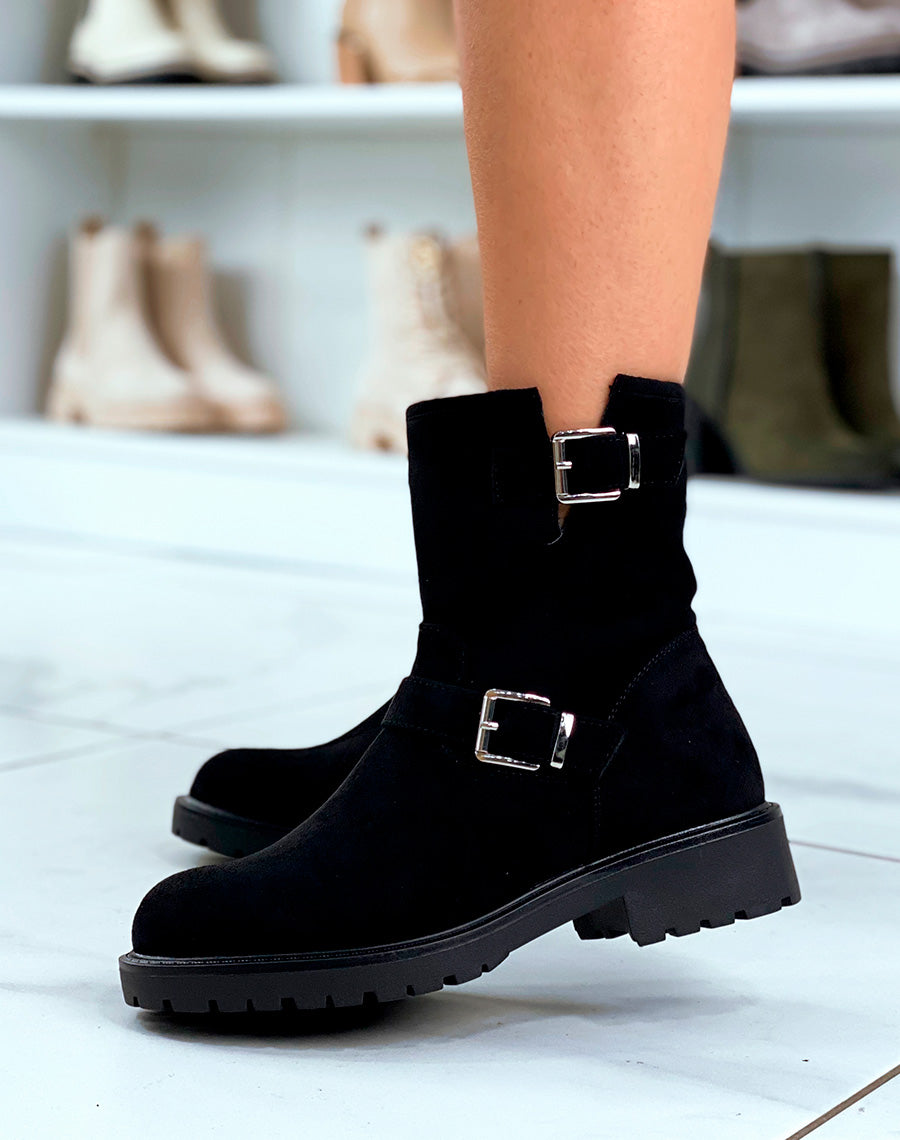 Bottines Noires en Suédine avec Double Sangle Argentée - Un Mix Parfait d'Éclat et de Confort