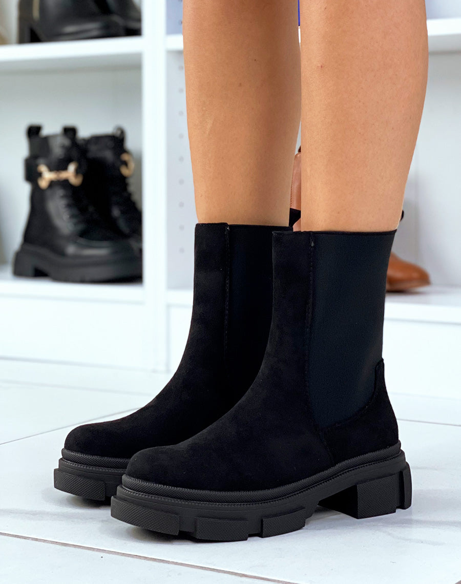 Bottines noires en suédine montantes à semelle crantée