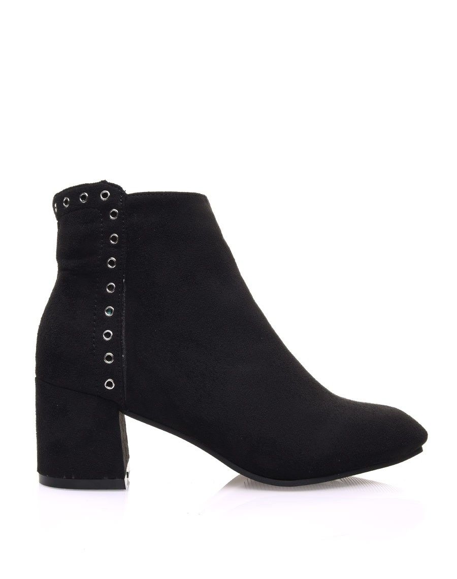 Bottines noires en suédine ornées d??illets