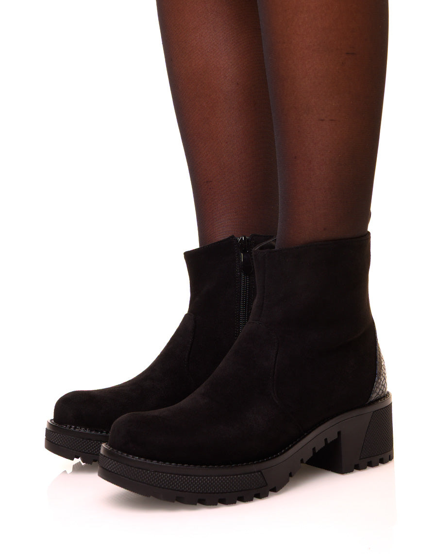 Bottines noires en suédine à talon épais
