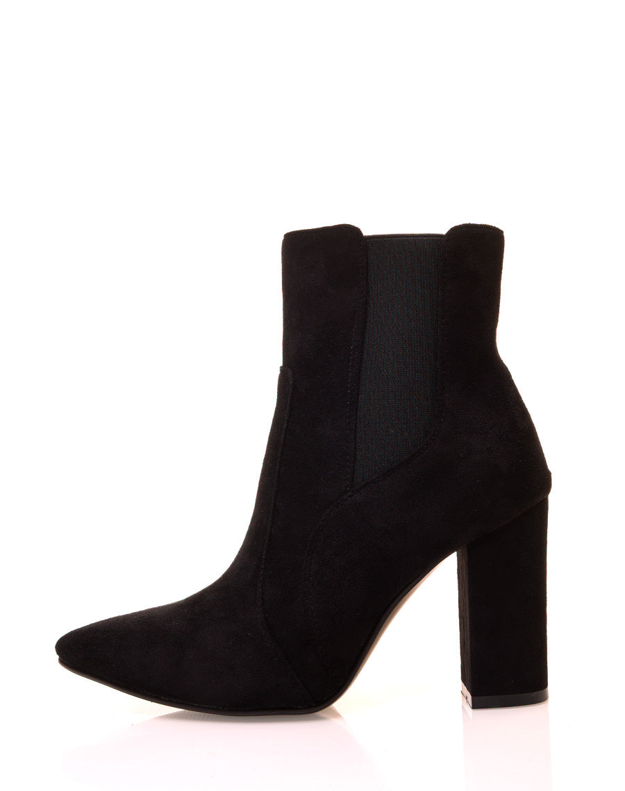 Bottines noires en suédine à talons et bouts pointus