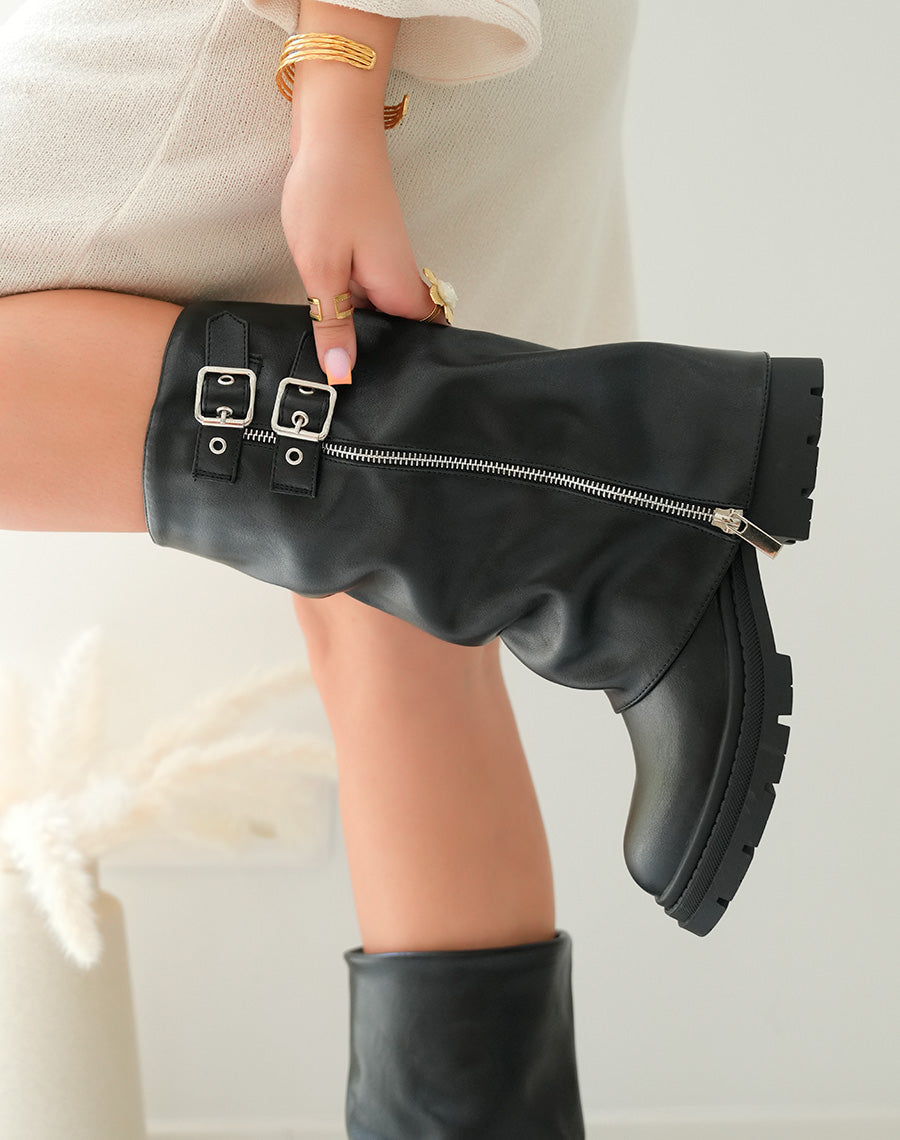 Bottines Noires Femme à Semelle Crantée avec Détails Boucles