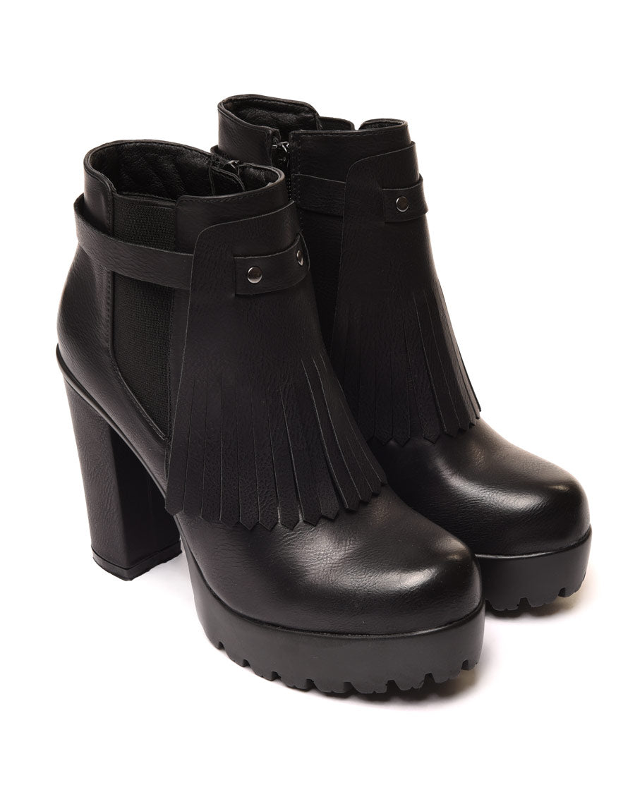 Bottines noires à franges et plateforme