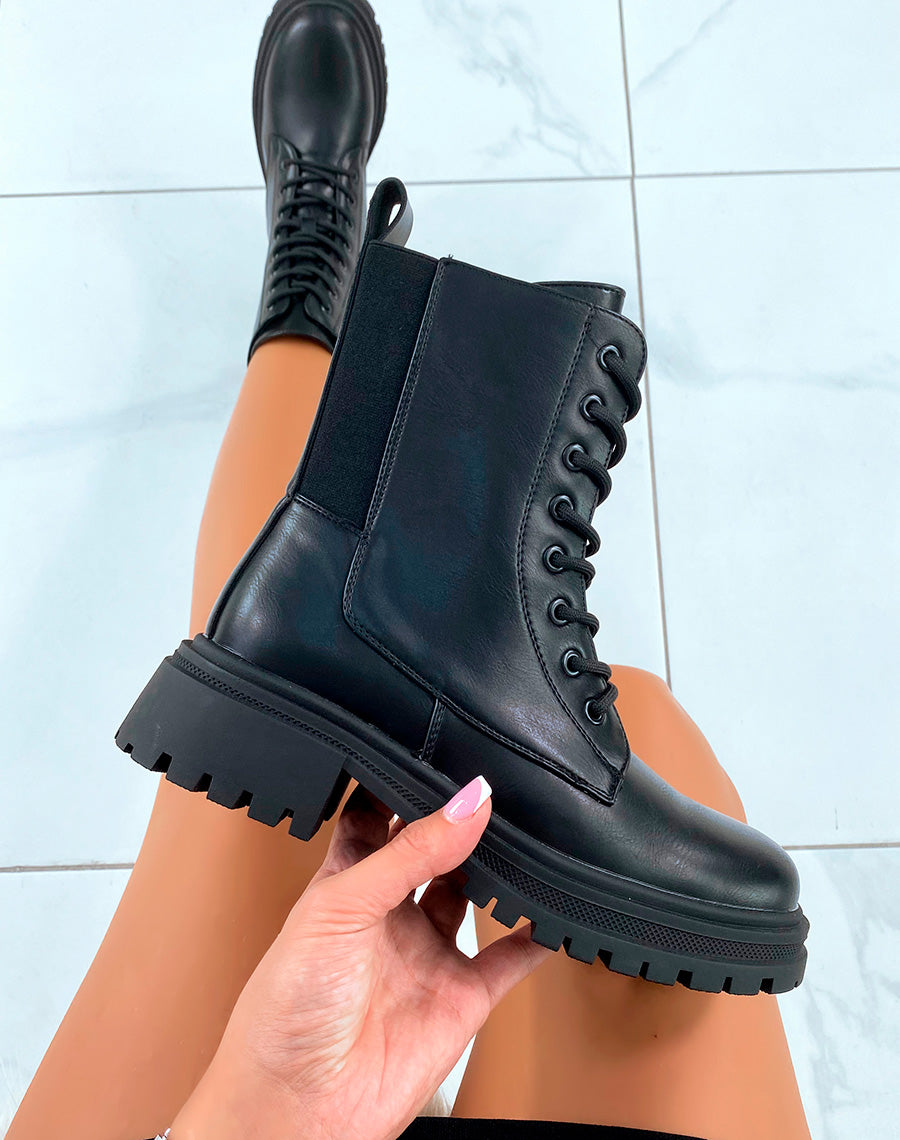 BOTTINES NOIRES GLAMOUR ? LACETS