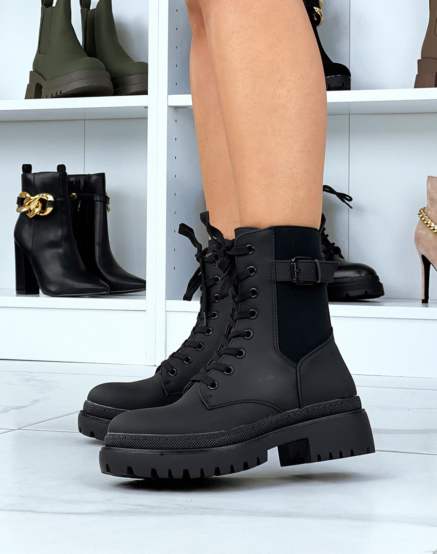 Bottines noires gommées avec élastique