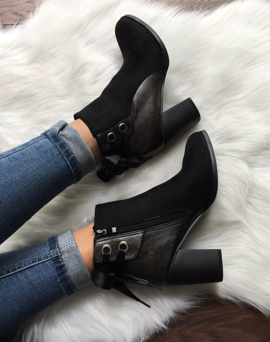 Bottines noires irisées à noeud