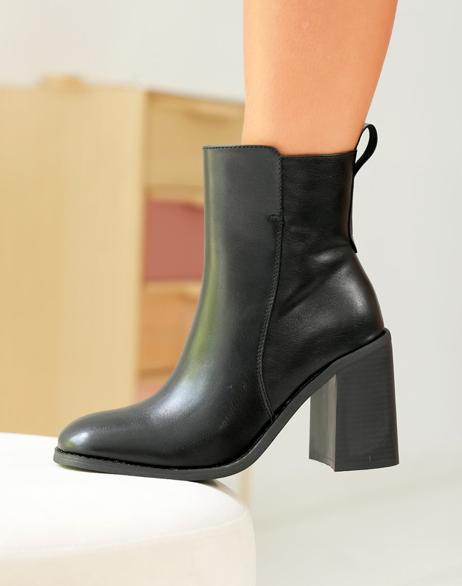 Bottines Noires Élégantes : Talon 9cm & Bout Rond